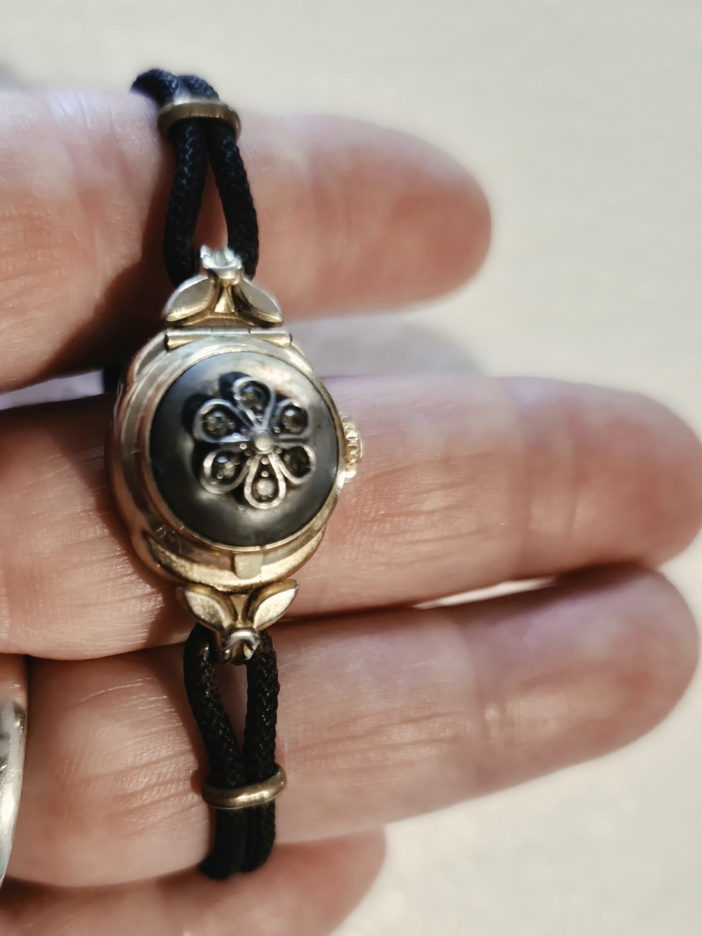 VTG 1950'S Bucherer Swiss Cocktail Watch / Peek a Boo Lid- Hidden Face Diamonds - Picture 9 of 10